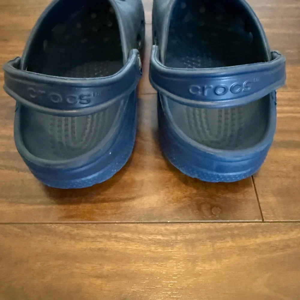 Crocs Classic Clog‎ Navy Blue Slip On Shoes Size 5 Kids/ Men Size 7 Women - Picture 3 of 9
